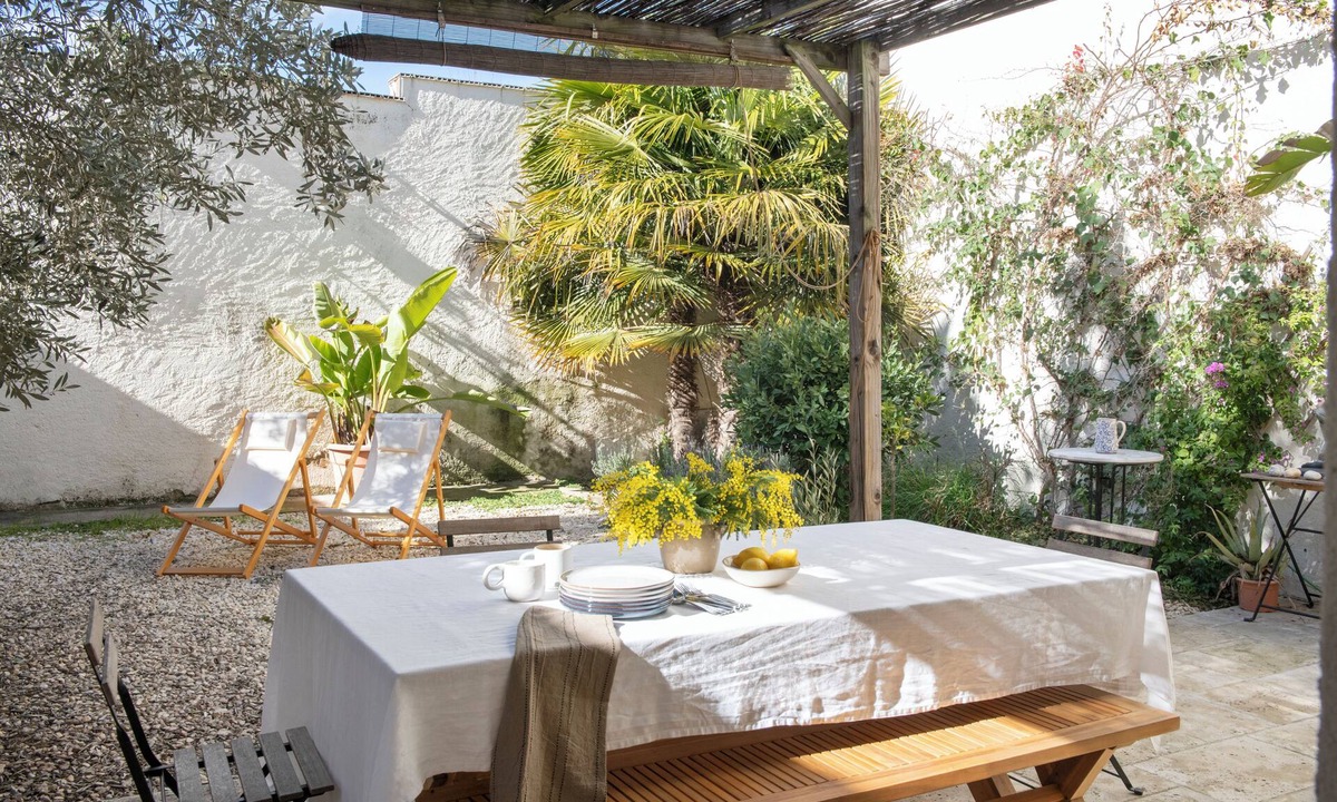 Sant Cugat Sesgarrigues House | 19th.C Village House in Wine Region. 40 min Barcelona & 20 min Sitges