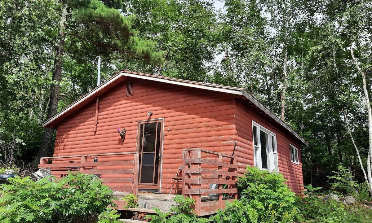 Sioux Narrows Nestor Falls Cabin | 3 bedroom cabin on Crow Lake at Bull Moose Lodge. Pet friendly