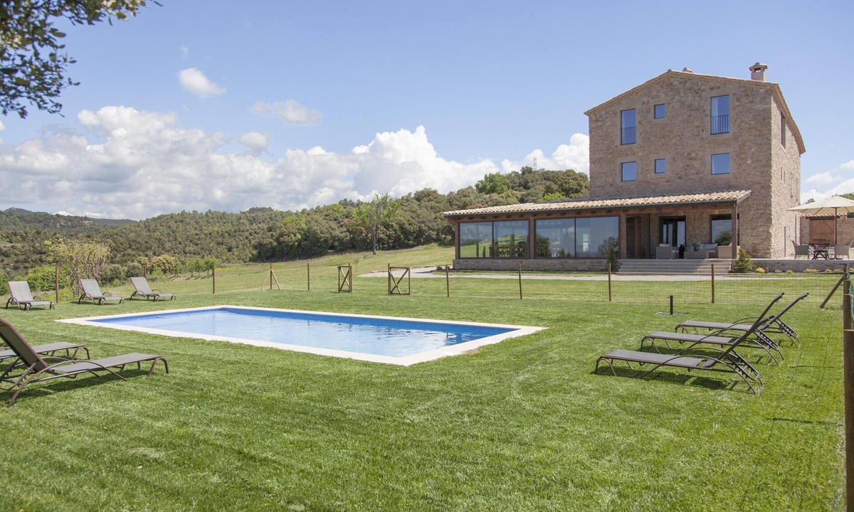 Sagas Cottage | A SPECTACULAR GLASS ROOM AND TWO UPPER FLOORS
