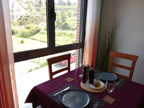 Abena Apartment | Acogedor apart en Sabiñánigo, tu base en el Pirineo