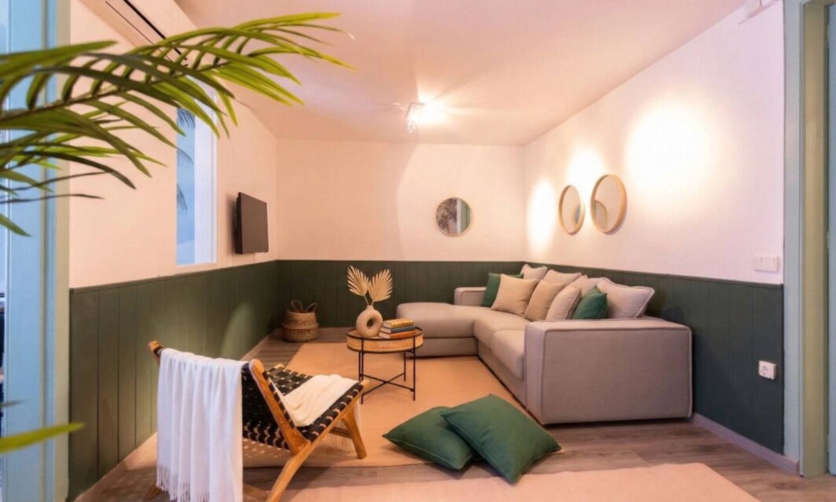 Esquerra de l'Eixample Apartment | Acomodis Apartments - Nice 24-Bedroom Group Flat 12-Baths | Sleeps up to 46