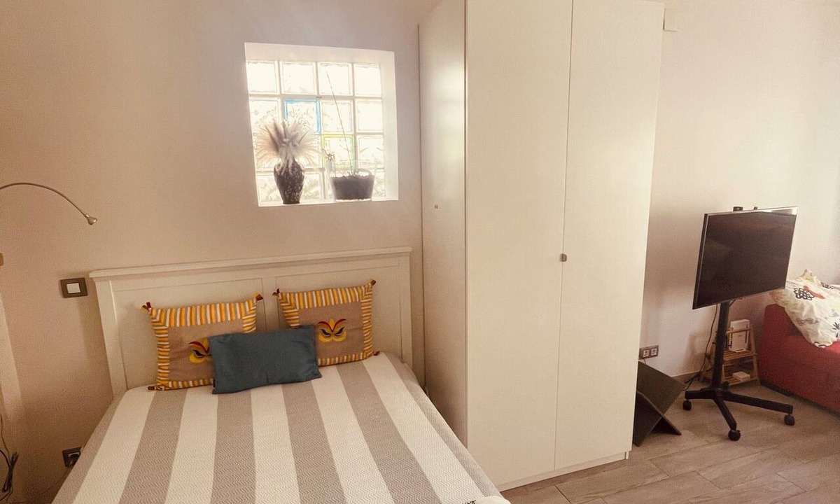 Tetuan Ski Chalet | An oasis in the heart of Madrid! A home for two—help us create this unique space.