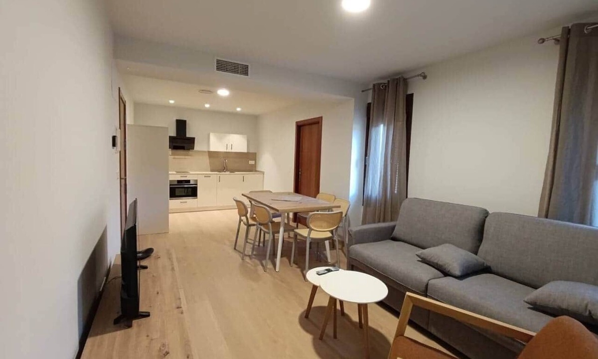 Santa Liestra y San Quilez Apartment | Apartment 2 bedrooms and 2 bathrooms. Up to 6p. AT 7