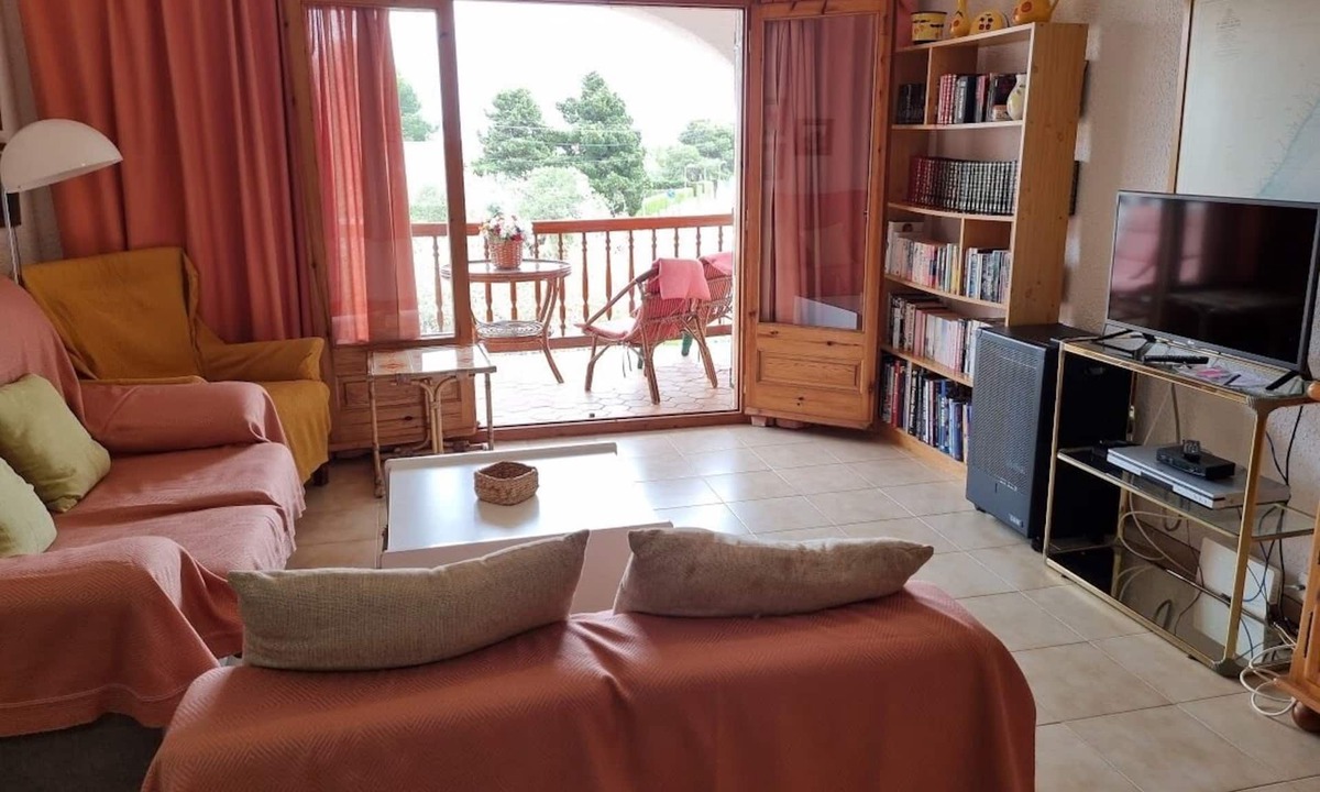 Cap Roig Apartment | APART. SLEEPS 6 -SUPER FAST FREE WIFI - 200mts from Golden Beach. HUTTE-002428