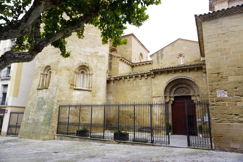 Barrio de Santo Domingo y San Martin Apartment | Apartamentos turísticos río Gallego Huesca 2