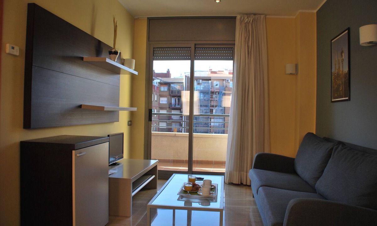 El Camp de l'Arpa del Clot Apartment | Apartaments Independencia