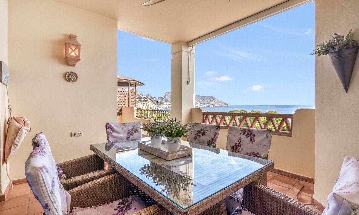 Altea la Vella Apartment | Apartment 'Apto Con Vistas Espectaculares' with Sea Views, Pool and Wi-Fi
