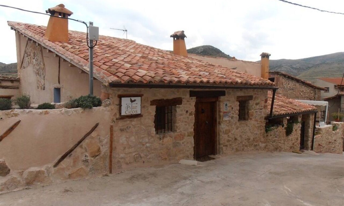 Ejulve Apartment | Apartment-Cottage-Private Bathroom-Mountain view-Los Pajarcicos- El Torero
