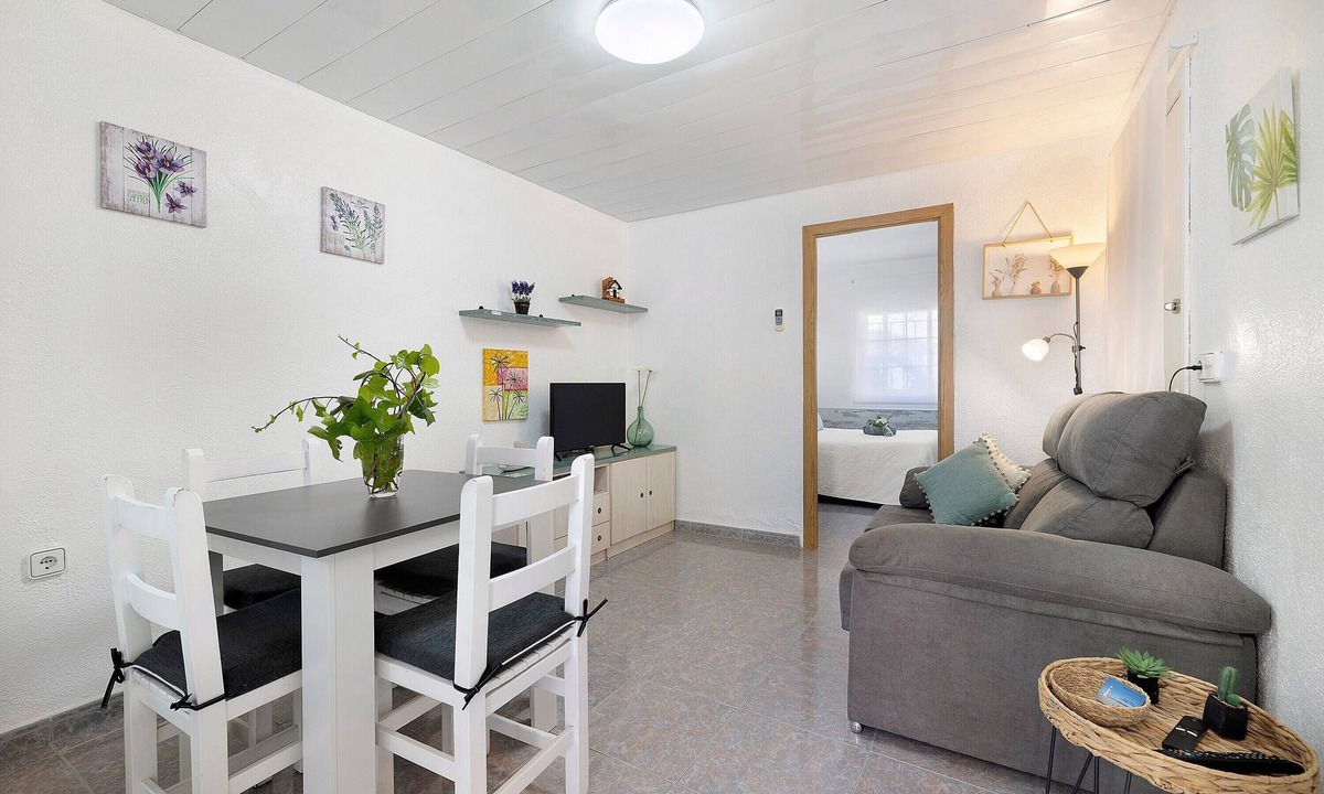 Deltebre Apartment | Apartment 'Cristina' with Private Terrace, Wi-Fi, and Air Conditioning