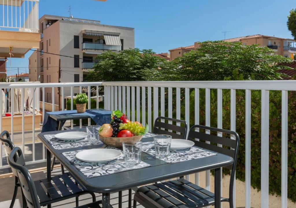 L'Hospitalet de l'Infant Apartment | Apartment Edificio Beausoleil by Interhome