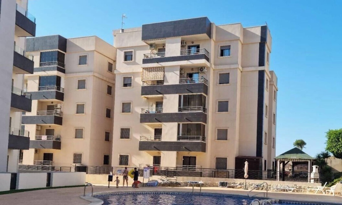 San Miguel de Salinas Apartment | Apartment 'Carpediem in Spanje' with Lake View, Shared Pool and Wi-Fi