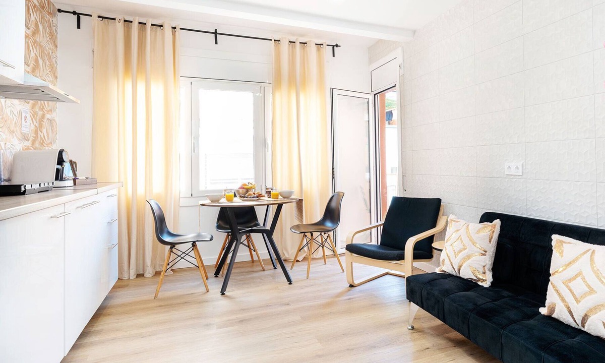 Sant Adria de Besos Apartment | Apartment 2 Bedrooms. 10' walk to the Beach/20' Barcelona center/15' Forum Bcn