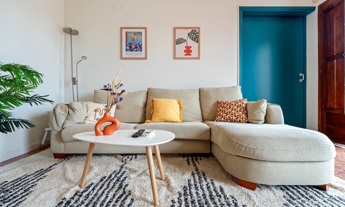 Sant Sadurni d'Anoia Apartment | Apartment 'Encantador Loft' with Mountain View, Wi-Fi and Air Conditioning
