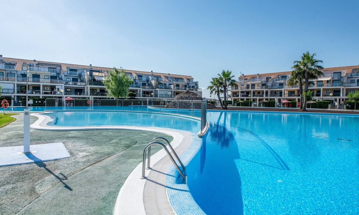 San Jorge House | Apartment in Panorámica Golf with Pools and Sports Facilities