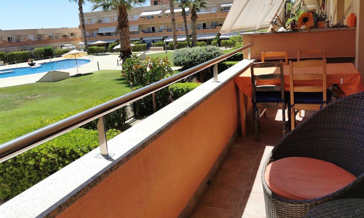 Cubelles Apartment | Apartment with pool on the seafront