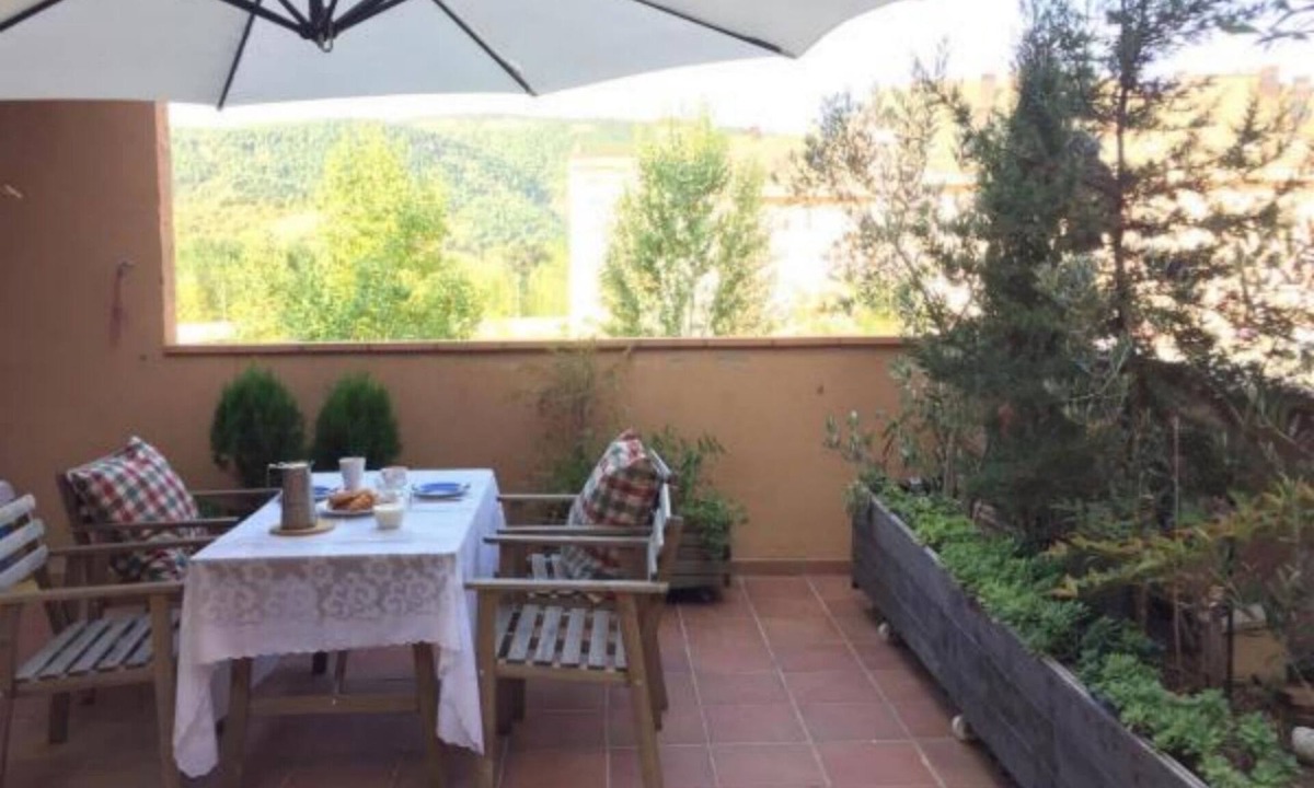 Ainsa-Sobrarbe Apartment | Apt. With terrace/garden of 40m2 in Ainsa Pyrenees