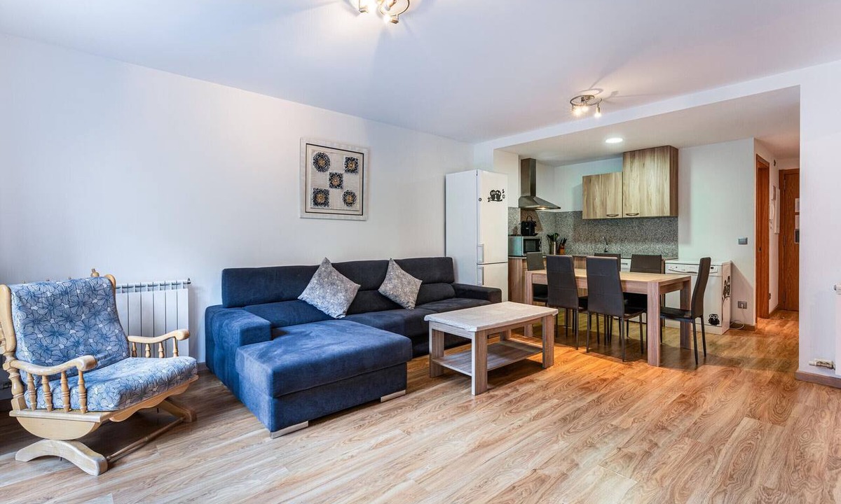 Arinsal Apartment | Arinsal: 6 Pers Apartment, 2 Bedrooms, Parking Included