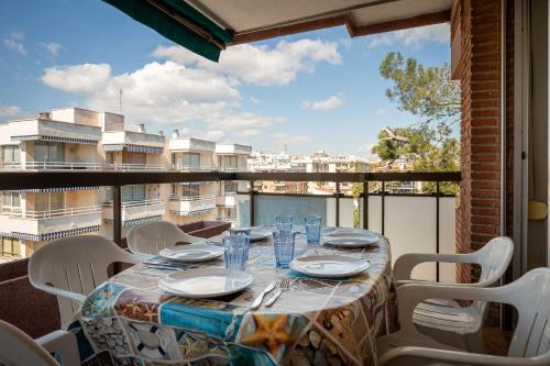 Torredembarra Apartment | AT139 Els Pins, 1ra línea de la playa, piscina, airco,
