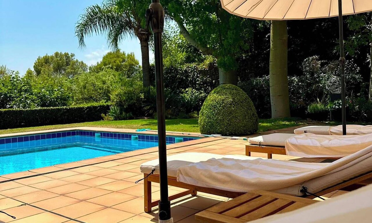 Las Palmas Apartment | Azahar Del Mar | Spacious Garden Apartment with Exclusive Pool & Gardens