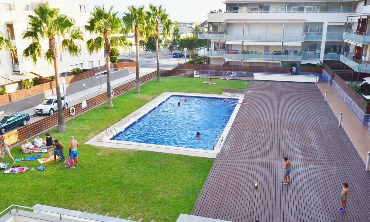 Sant Carles de la Rapita Apartment | Beautiful apartment for 6 people with pool, WIFI, A/C, TV and balcony