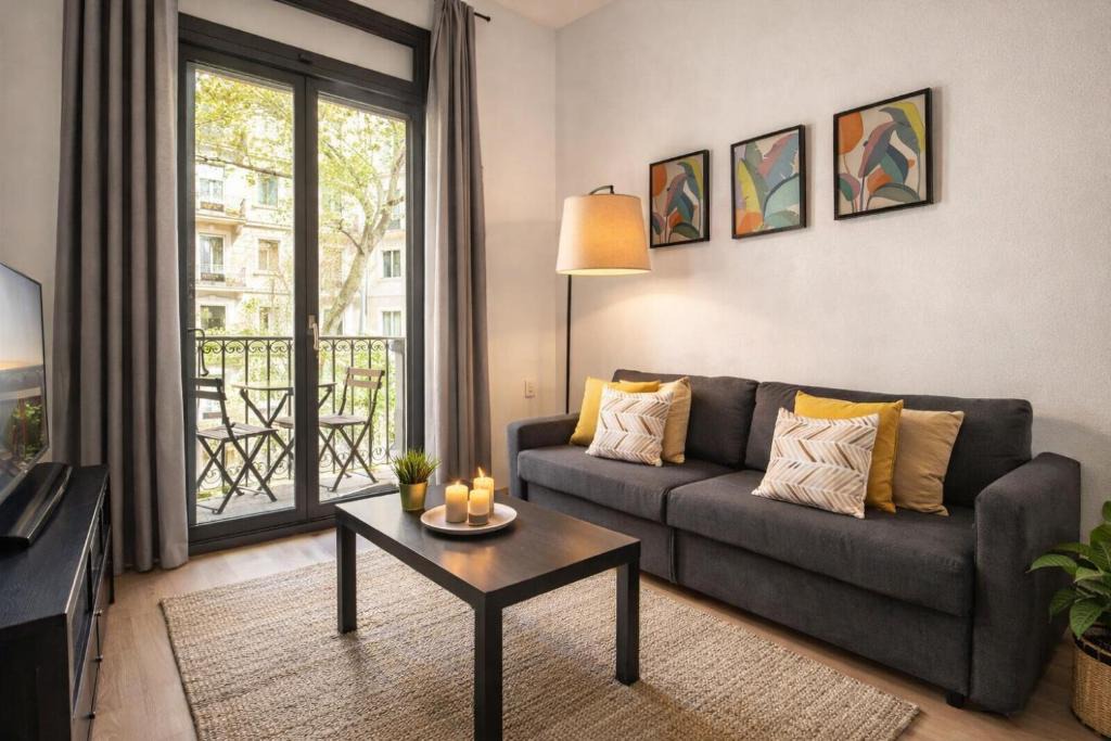 El Parc i la Llacuna del Poblenou Apartment | Boutique Apartment in Barcelona Center near Metro Marina & Parc Ciutadella