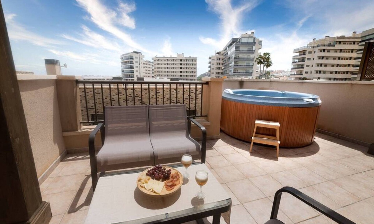Els Arenals del Sol Apartment | Bw Balcón de Arenales - Jacuzzi included