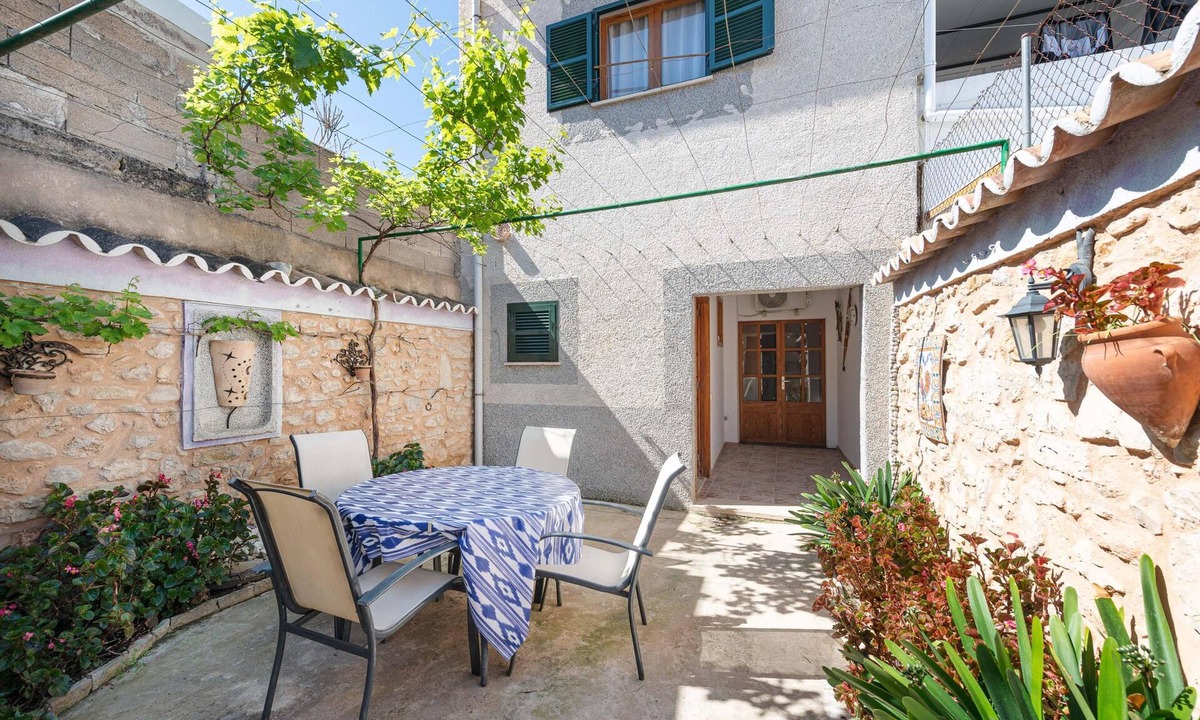 Binissalem House | CASA MALLORCA - Traditional town house in Binissalem - Free Wi-Fi