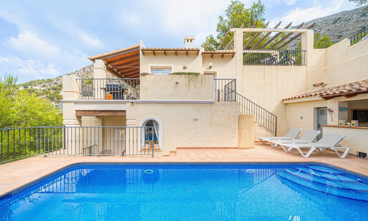 Altea la Vella Villa | Casa Pianti Villa in Altea Hills with Sea View, Pools & Wi-Fi
