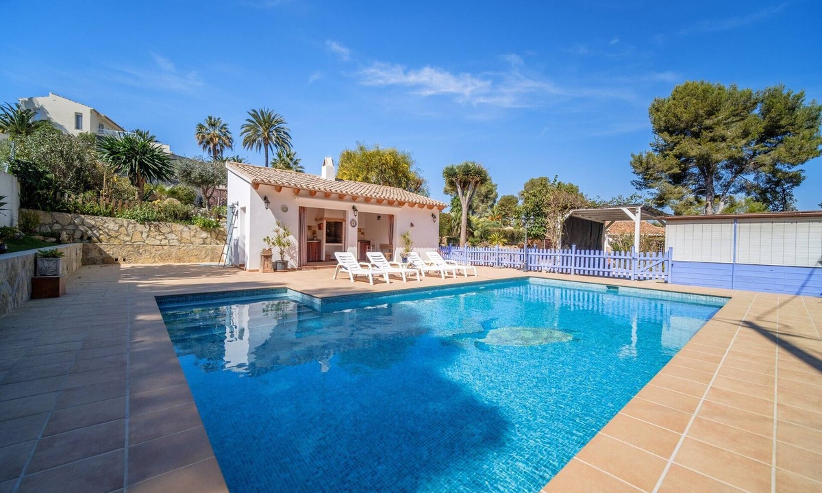 Javea House | Casa Romántica Jávea: Holiday Home with Mountain Views, Wi-Fi & Air Conditioning