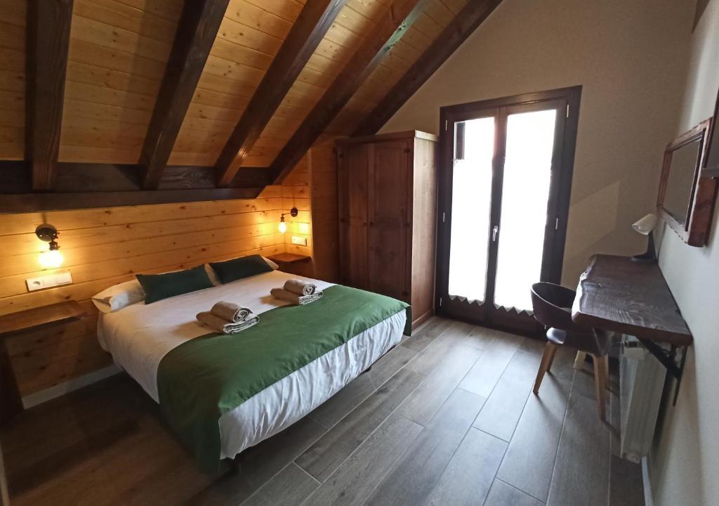 Isaba House | Casa rural ELURKOIA