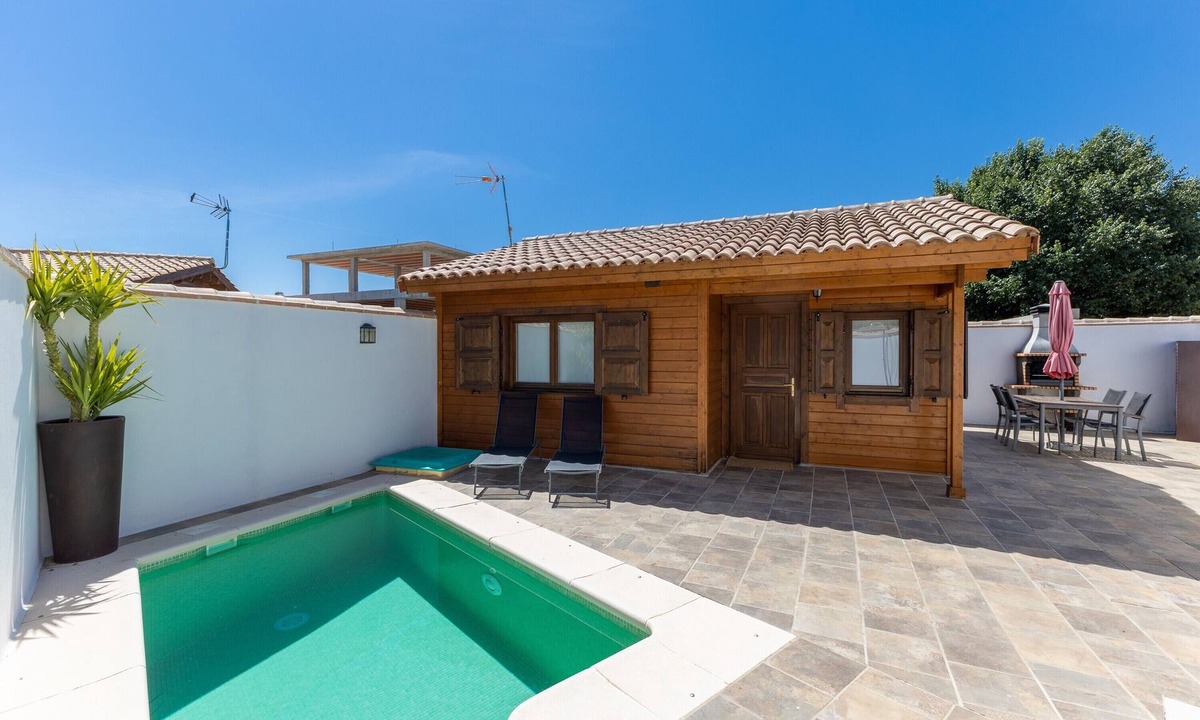 Cobisa House | Casa Rural 'La Dehesilla' in Toledo – Cozy Retreat for 4 with Private Plot