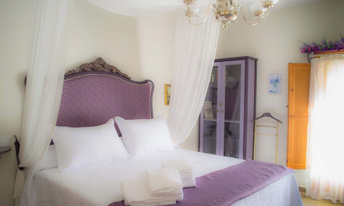 Alhama de Aragon House | CHARMING HOUSE, IDEAL FOR FAMILIES AND GROUPS, WITH 3 BEDROOMS AND 3 BATHROOMS,