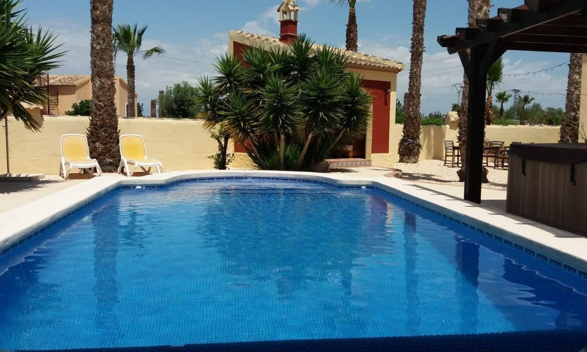 Orihuela House | Comfortable double room located in the countryside with outdoor pool.