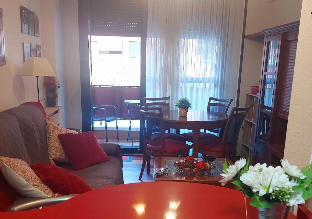 Castro Urdiales Apartment | Coqueto apartamento con garaje y piscina a 8' playa Brazomar