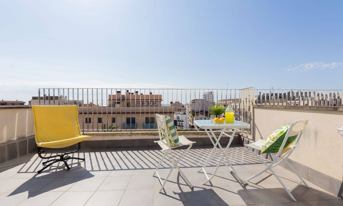 L'Ampolla Apartment | Cosy apartment for 6 people with WIFI, A/C, TV, terrace and pets allowed