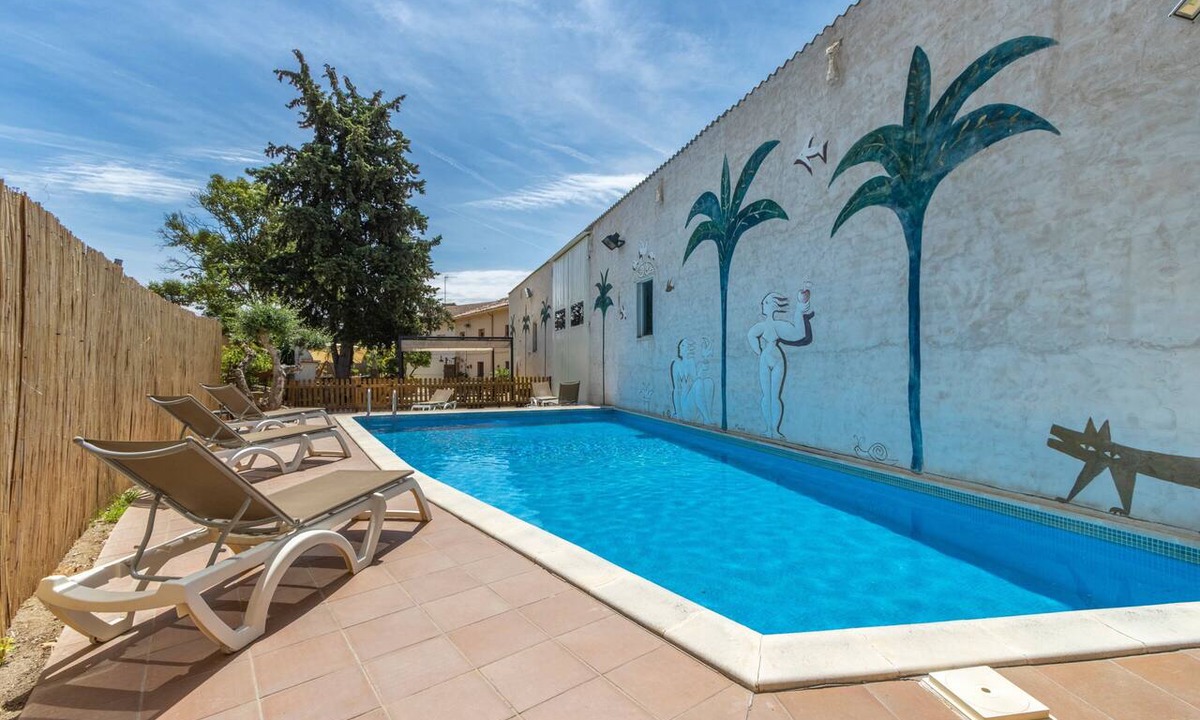 Lleida House | Country House 'Casa Rural Cal Pallol' with Private Pool, Wi-Fi and Air Conditioning