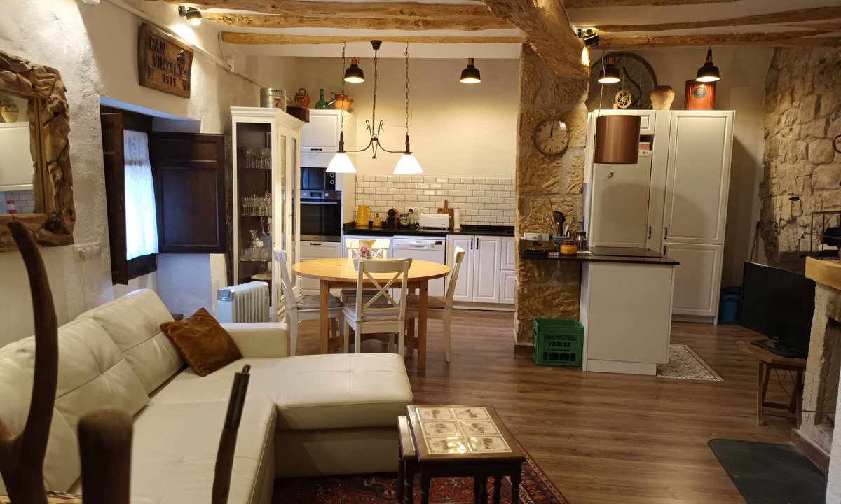 La Pobla de Cervoles House | Cozy village house, ideal to disconnect.