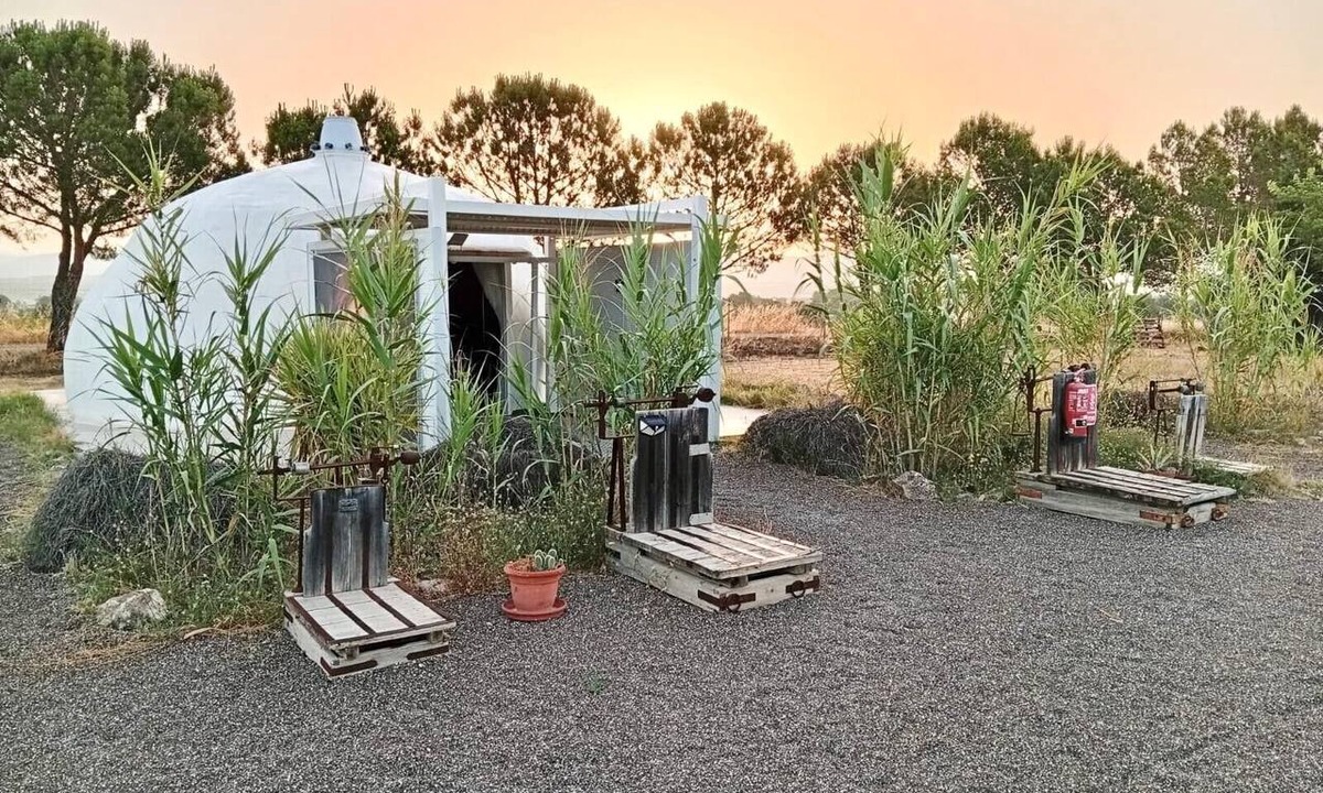Las Virtudes RV Rental | Dome Glamping Villena for Couples, with Breakfast