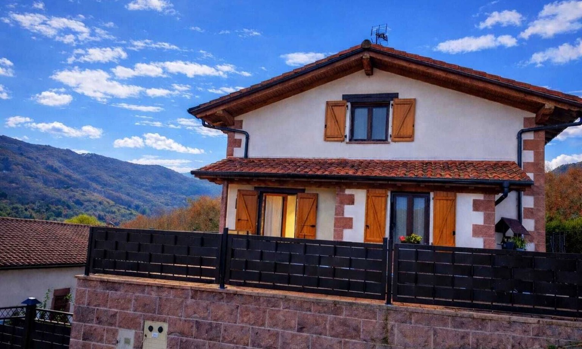 Sumbilla Ski Chalet | El Eco de los Robles/rural house in Sunbilla, near the Baztán and Bidasoa Valleys