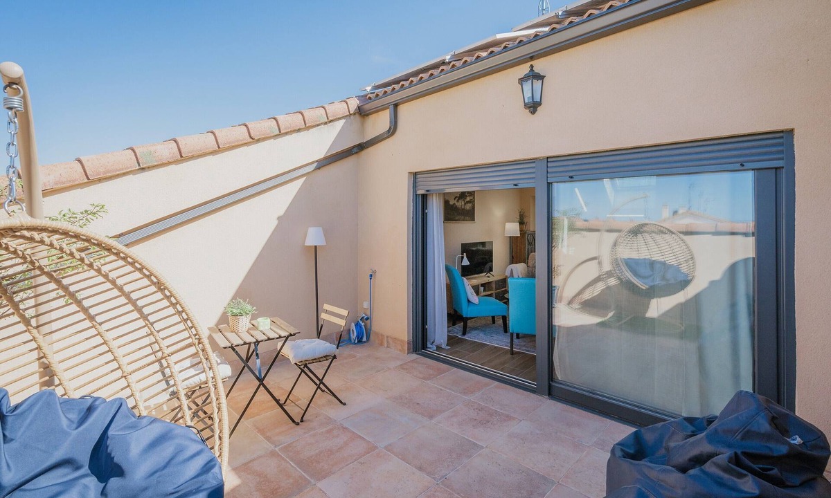 Roda de Eresma House | El Rincón Oriental–Penthouse Terrace with Mountain View, Wi-Fi, and Air Conditioning