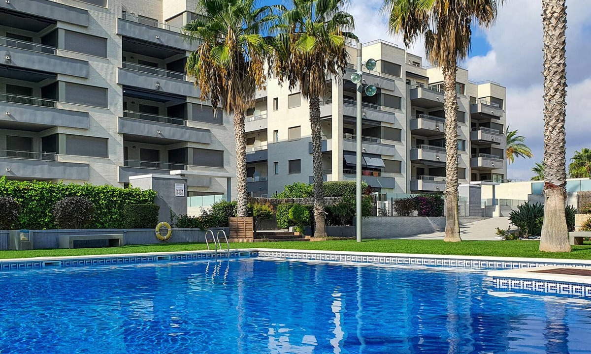 Torredembarra Apartment | Family apartment near the beach - 4 guests