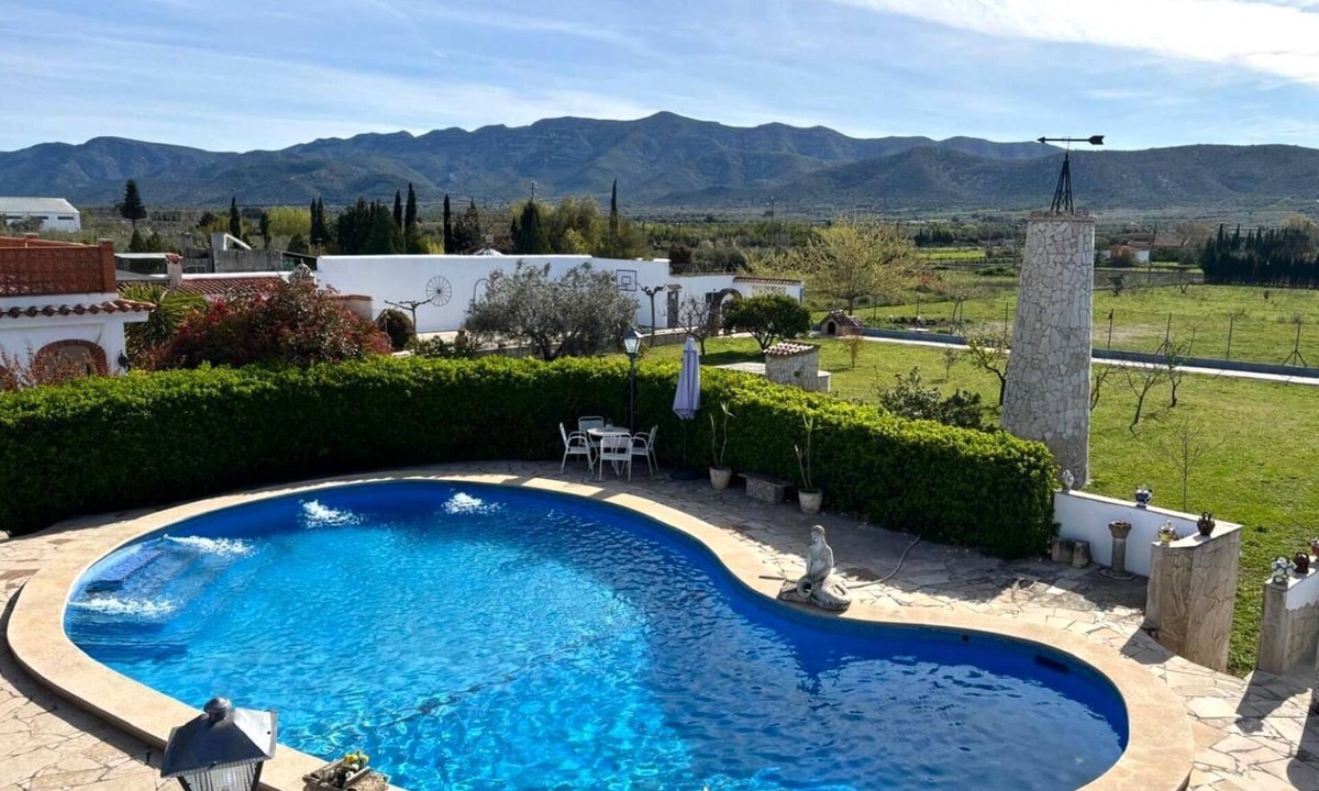 Ulldecona Villa | Finca el Placer: Private villa, swimming pool, BBQ, Chill out, ideal for groups and families.