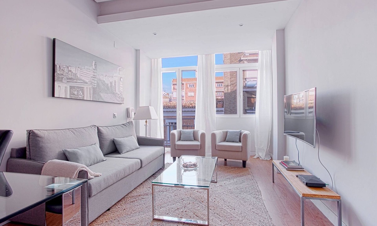 Jeronimos Apartment | Genteel Home Retiro III