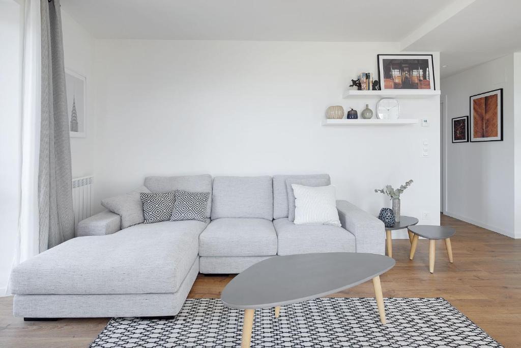 Hondarribia Historic Center Apartment | H SUITE3A by Smiling Rentals