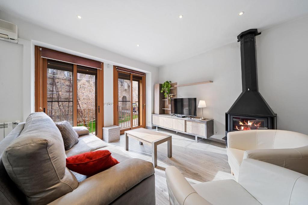 Montblanc House | Hauzify I Vila Ducal