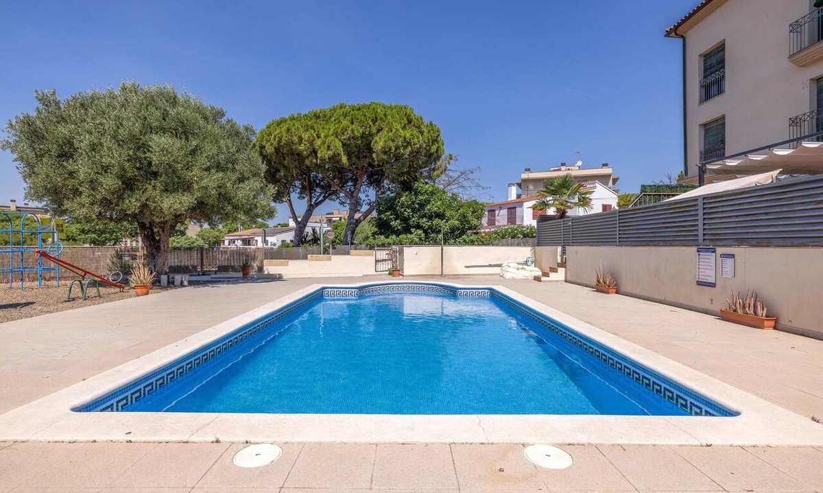 Torredembarra Apartment | Holiday Apartment "Torredembarra" near Beach with Shared Pool & Wi-Fi