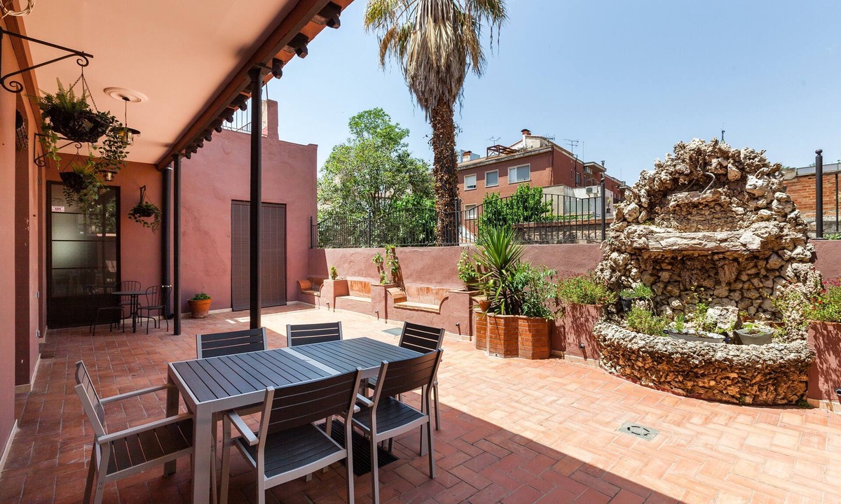 Vilafranca del Penedes Apartment | Holiday Home 'Apartament Xarello' with Terraces
