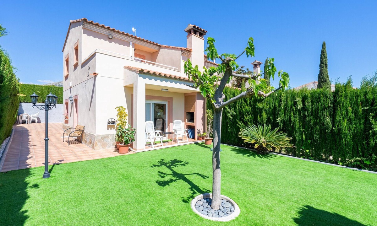 Les Planes del Rei House | Holiday Home 'Isla Bonita' with Sea Views, Wi-Fi and Air Conditioning