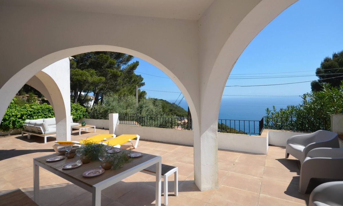 Aiguablava Apartment | Holiday rental apartment with swimming pool in Begur, Sa Tuna