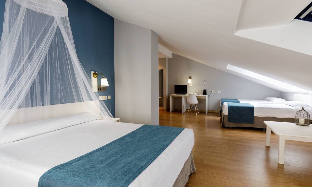 Puente La Reina Hotel | Hotel Jakue